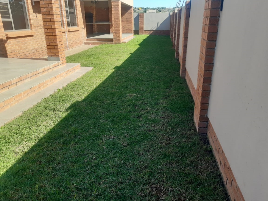 To Let 3 Bedroom Property for Rent in Somerton Estate Free State